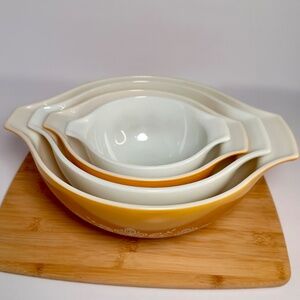 Vintage Pyrex Butterfly Gold Cinderella Bowl Set  USA Made  4 Piece Nesting Set